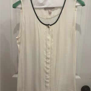 Banana Republic Cream Sleeveless Buttoned Blouse